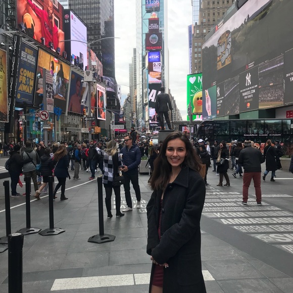 Meet your Posher, Mariah - Picture 1 of 1